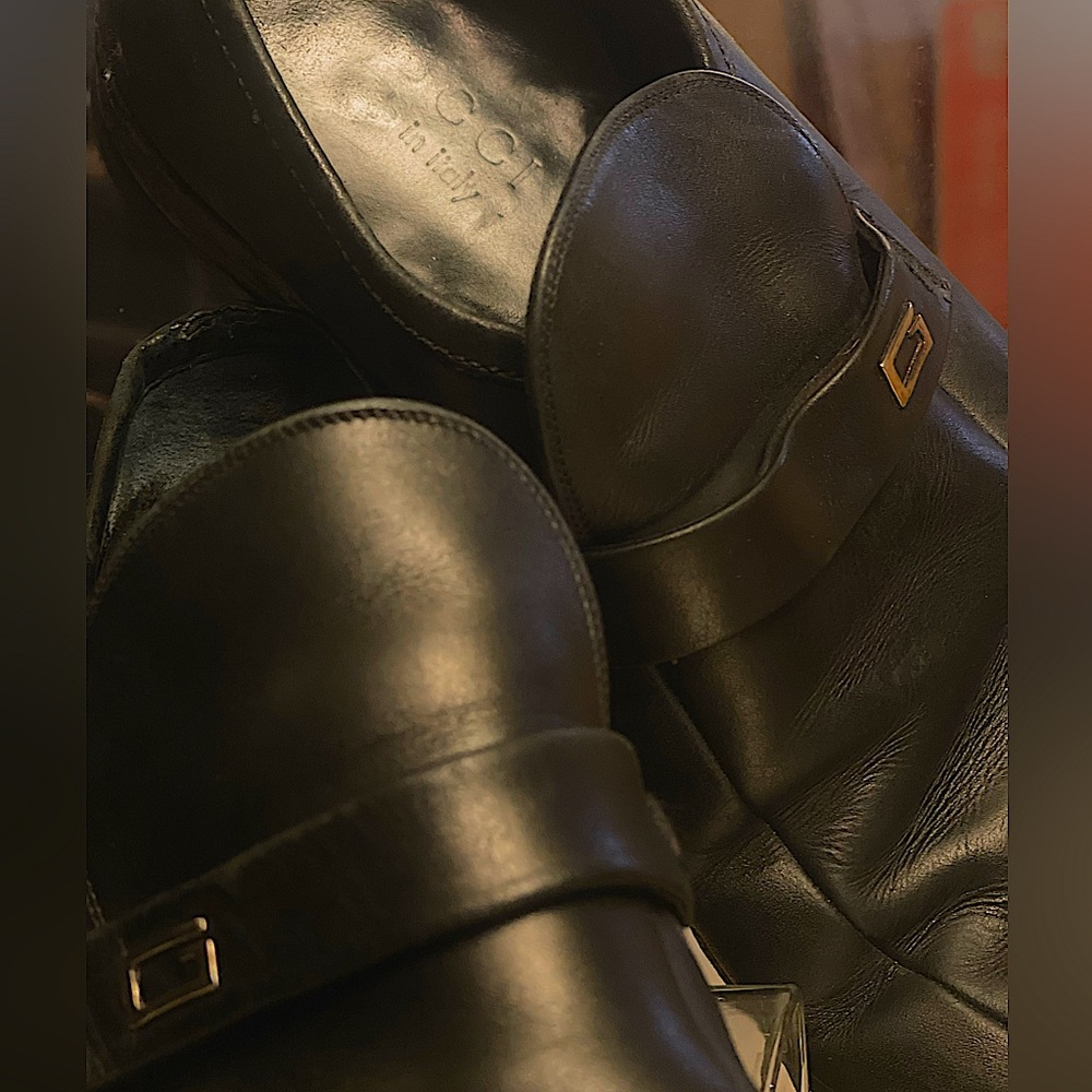 —AUTHENTIC— Men’s Black Leather Gucci Loafers size 9D